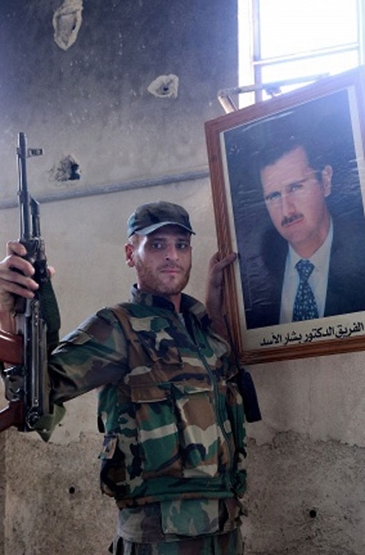 Anh binh si Syria cam chot vung ngoai o Damascus-Hinh-9